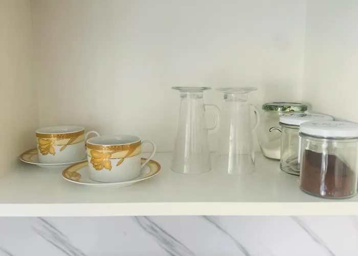 Vincentow Apartment *