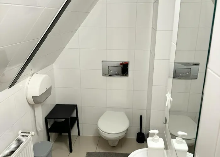 Vincentow Apartment *